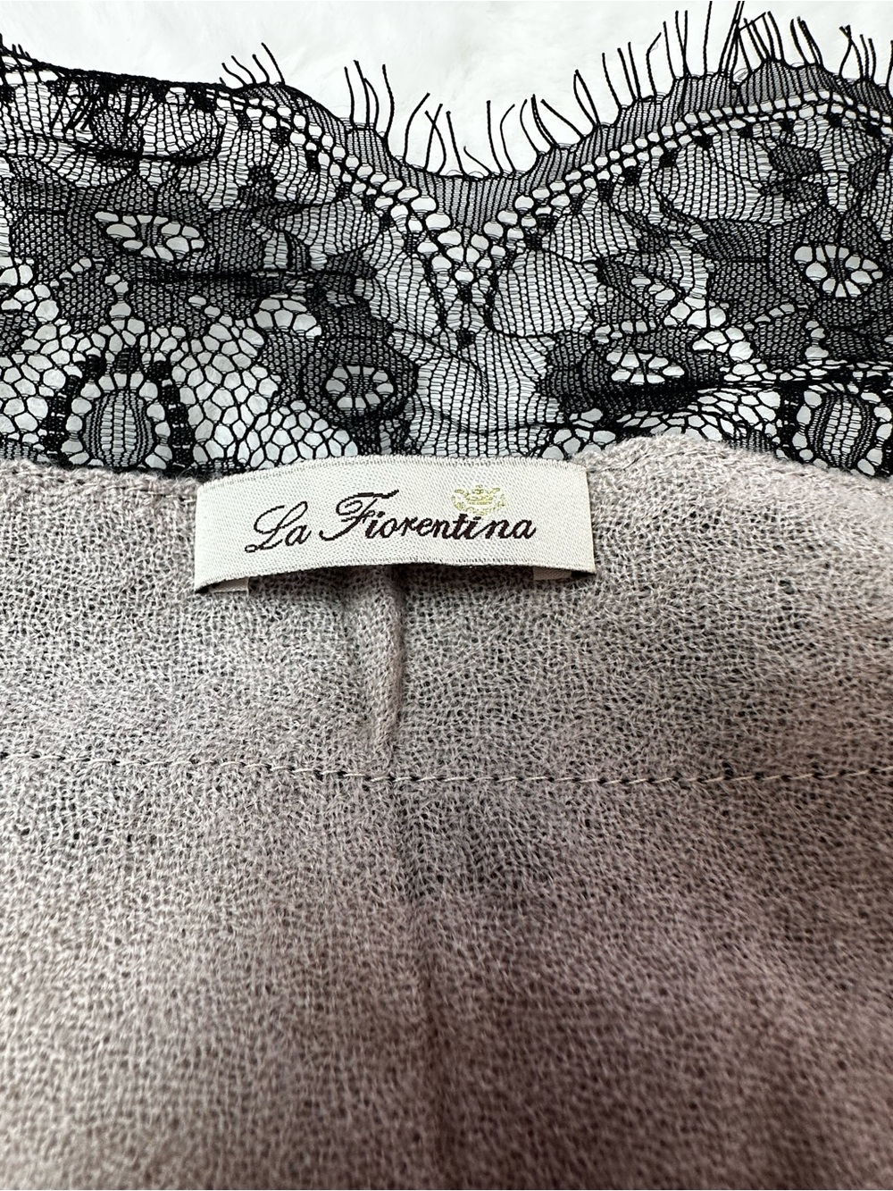 La Fiorentina Taupe Wrap with Black Floral Lace Edging triangle - Picture 4 of 12